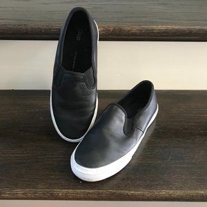 GAP Black leather slip-on sneakers